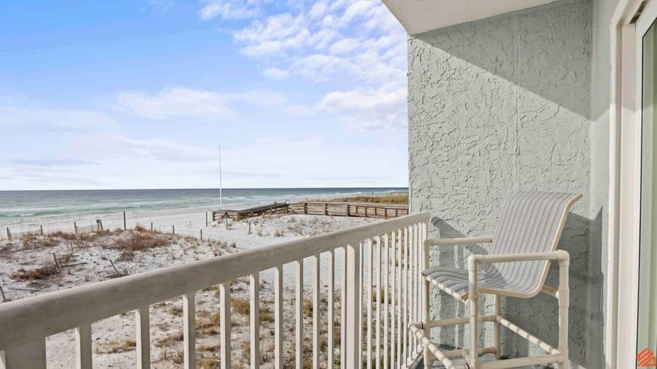 Okaloosa Island Beachfront Studio Paradise House in Okaloosa Island