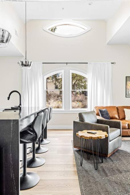 Living room, Seating area