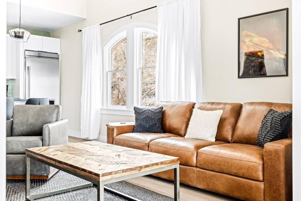 Living room, Seating area, air conditioner
