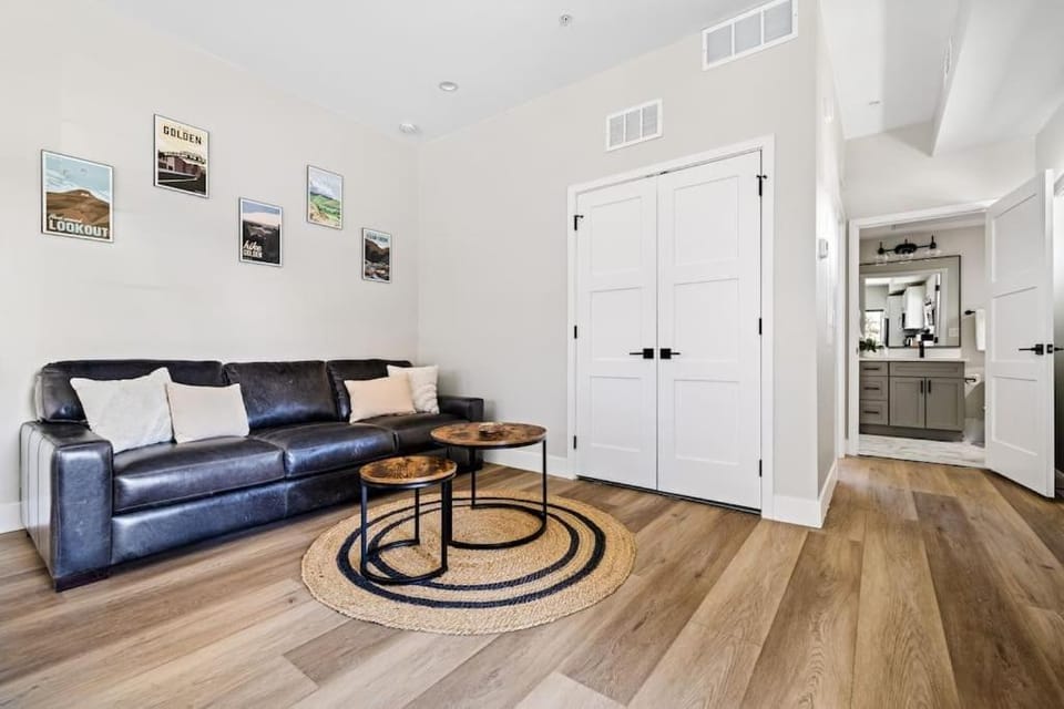 Bathroom, Living room, Seating area