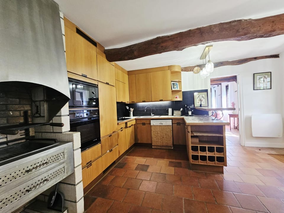 Kitchen or kitchenette, stove