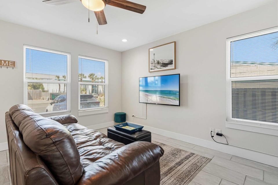 Coastal Comfort Apartment in Okaloosa Island