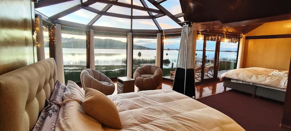 Los uros Isla atardecer Hotel in Puno, Peru