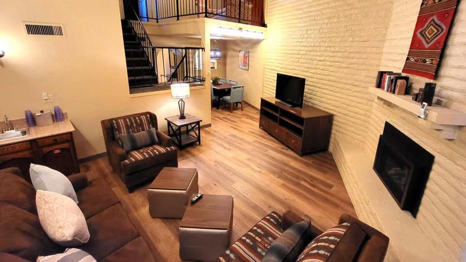 Villas of Sedona - 1 Bedroom Loft w Balcony Apartment in Sedona