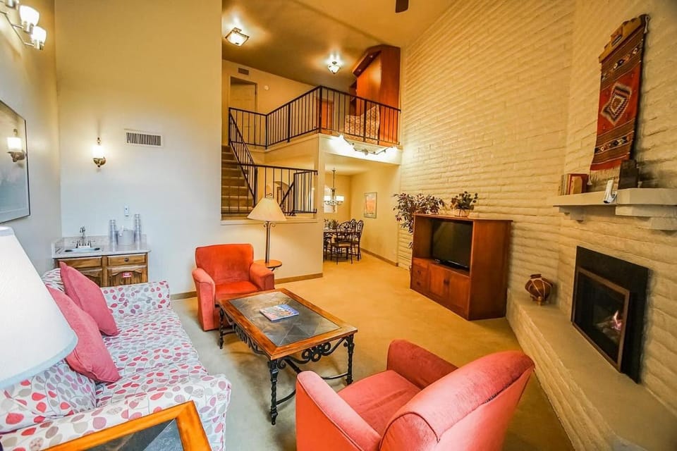 Villas of Sedona - 2 Bedroom Loft w Balcony Apartment in Sedona