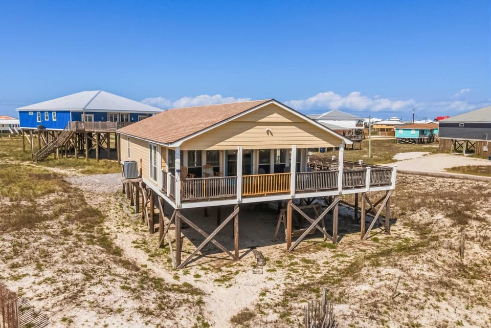 Serene 3BR Home Ocean Views Great Location House in Dauphin Island