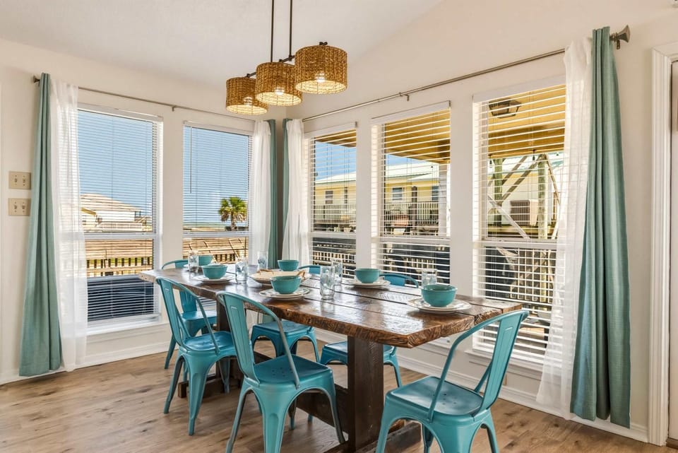 Serene 3BR Home Ocean Views Great Location House in Dauphin Island