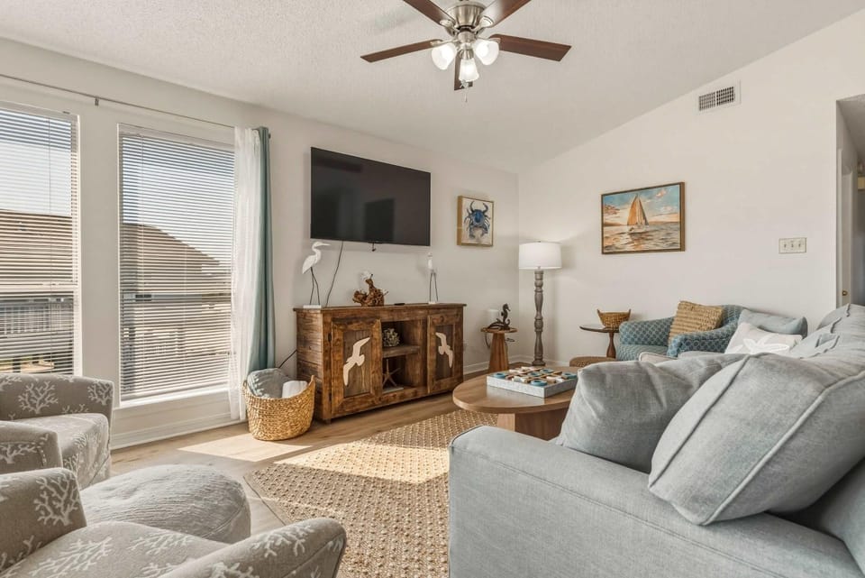 Serene 3BR Home Ocean Views Great Location House in Dauphin Island