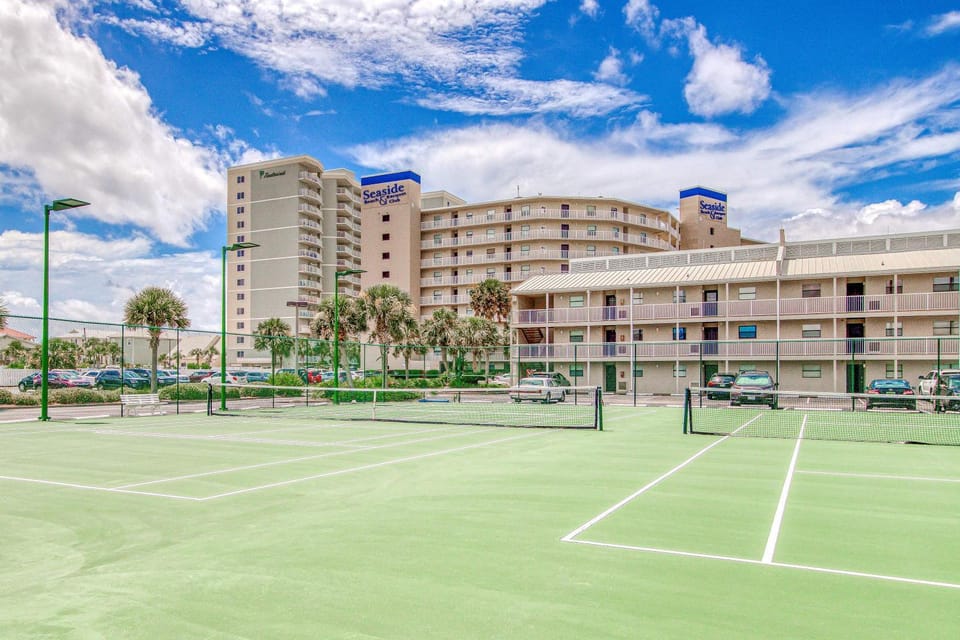 Gulf-view condo with central AC WiFi laundry pools gym & tennis House in Orange Beach