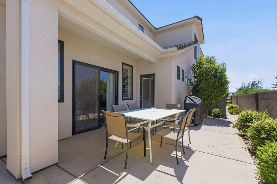 The Retreat Resort Amenities New Listing House in Washington