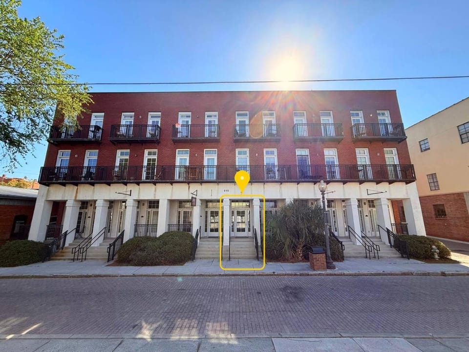 Property building, Day, Neighbourhood, Street view, Location