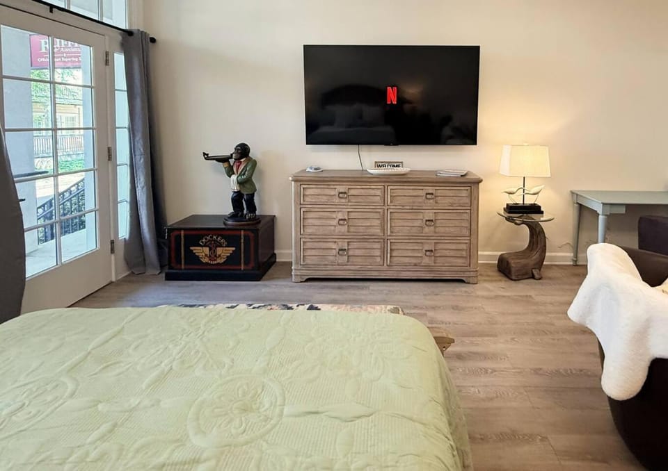 Bed, TV and multimedia