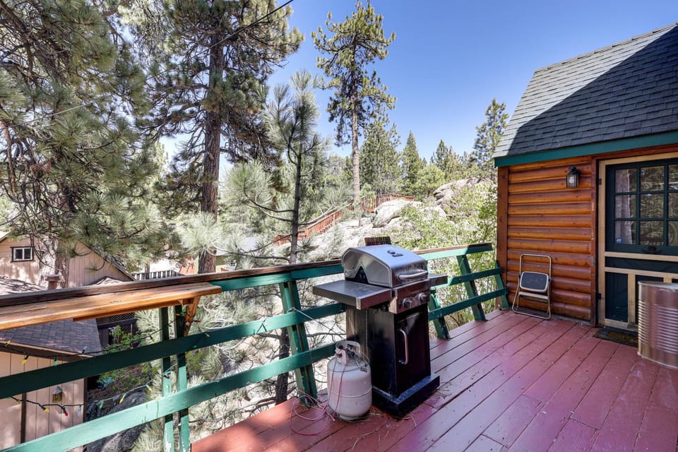 Walk to Big Bear Lake & Marina: Cozy Cabin w/ Deck Cabin in Big Bear