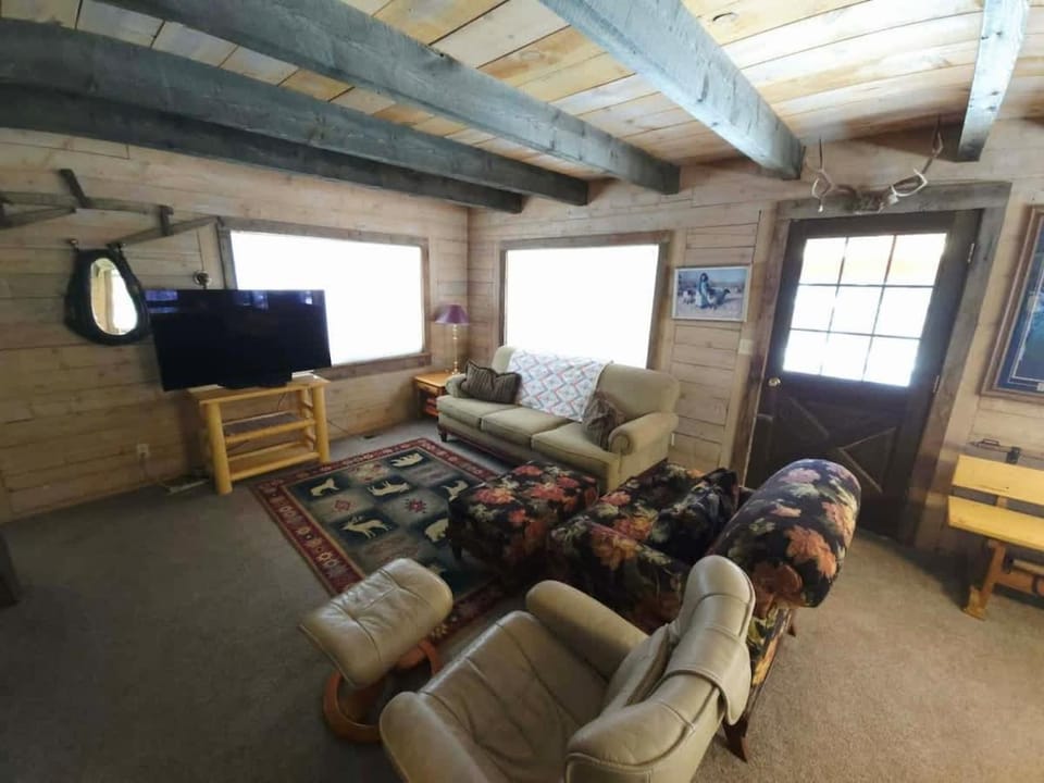 The Perfect Cozy Cabin of Elo Road Cabin in McCall