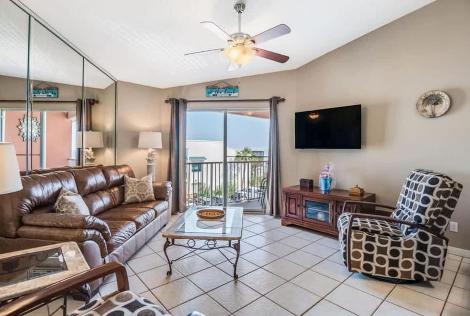 Free Beach Service! - Miramar Mainstay Apartment in Miramar Beach