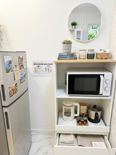 Sinchon Mapo 3 Bed, 3 min to station 2 BR, 1 Bath Bed and Breakfast in Seoul