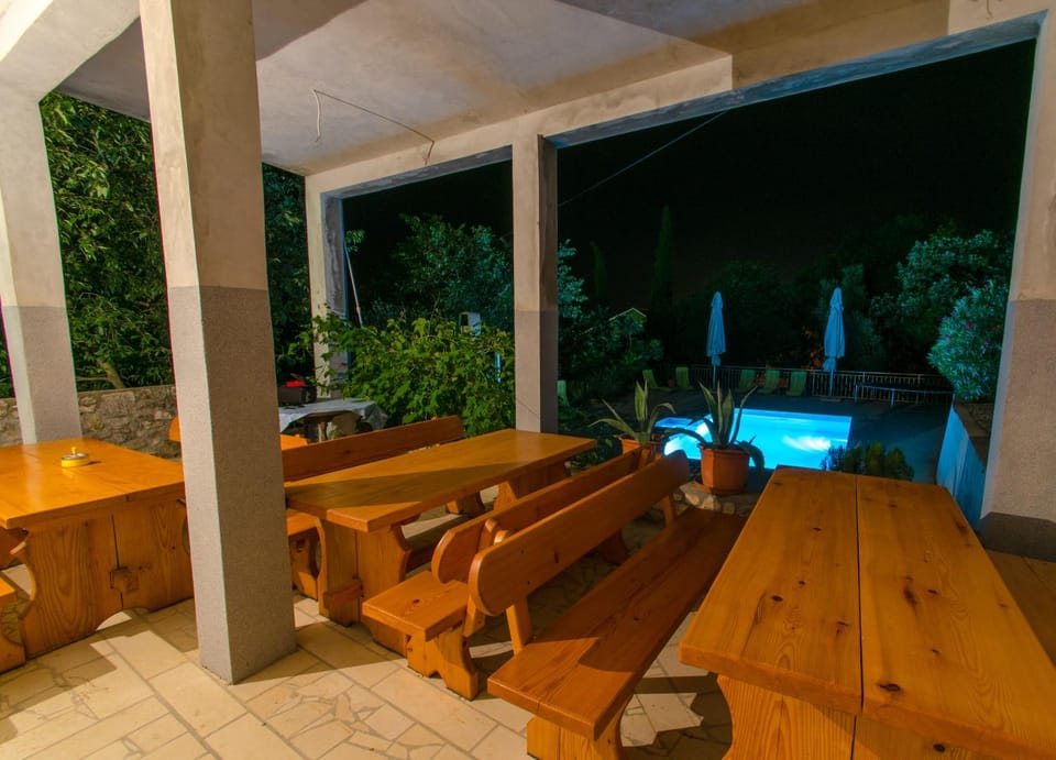 BBQ facilities, Garden view, Pool view, Swimming pool