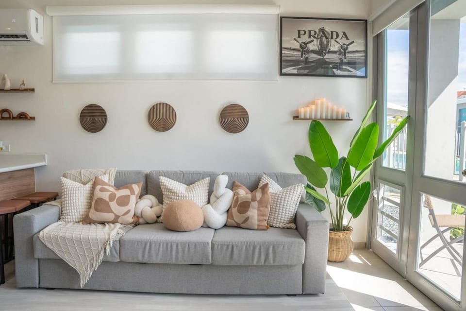 Living room, Seating area