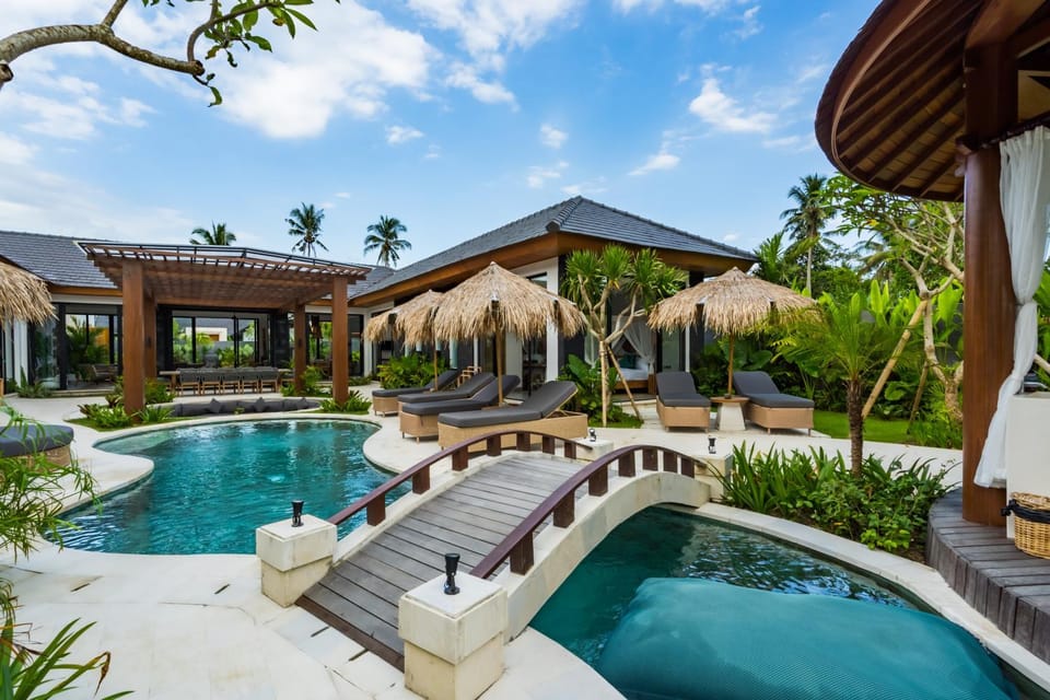 Property building, Day, Natural landscape, Garden, Garden view, Pool view, Swimming pool, sunbed