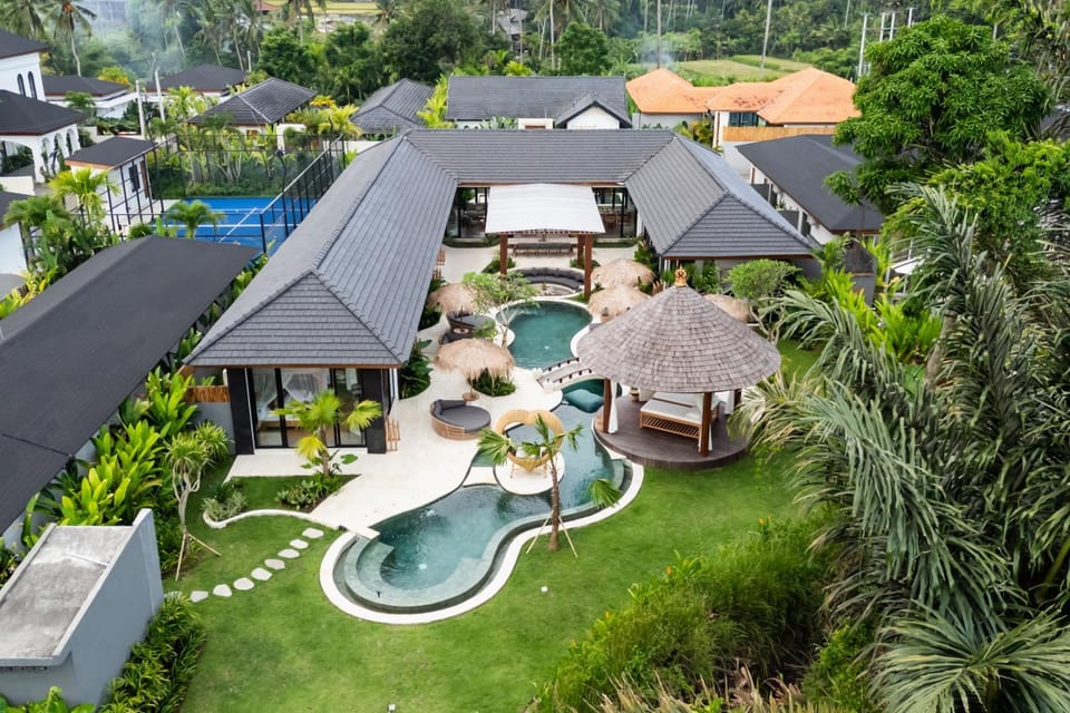 Property building, Swimming pool