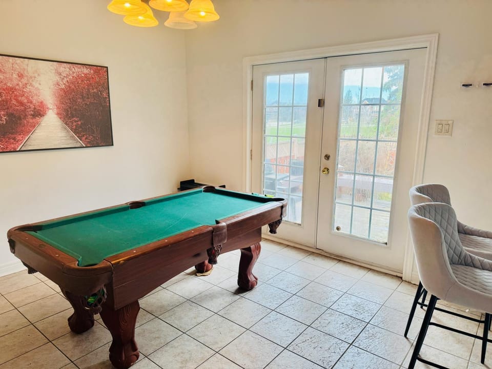Private room with attach bath with a parkview Bed and Breakfast in Milton