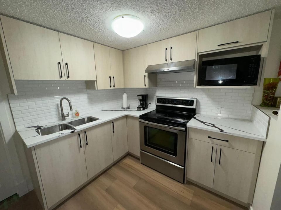 Basement suit Apartment in Calgary