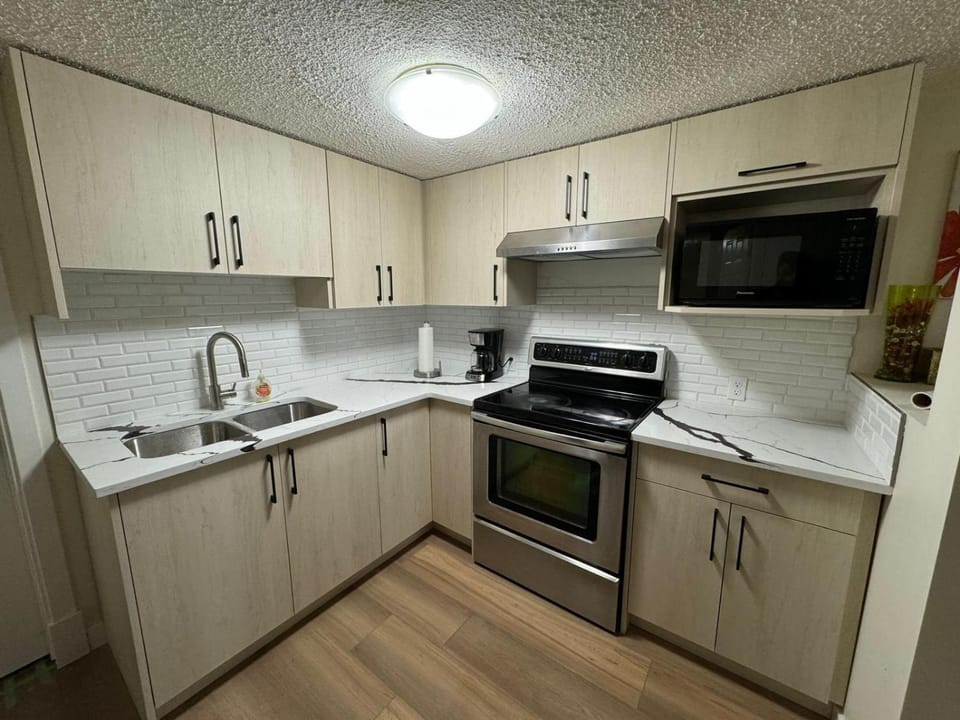 Basement suit Apartment in Calgary
