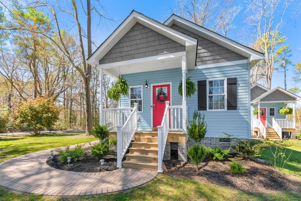 Two Private Cottages 3BR, Boat Parking, Walk to Marinas House in Virginia