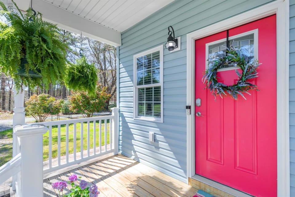 Two Private Cottages 3BR, Boat Parking, Walk to Marinas House in Virginia