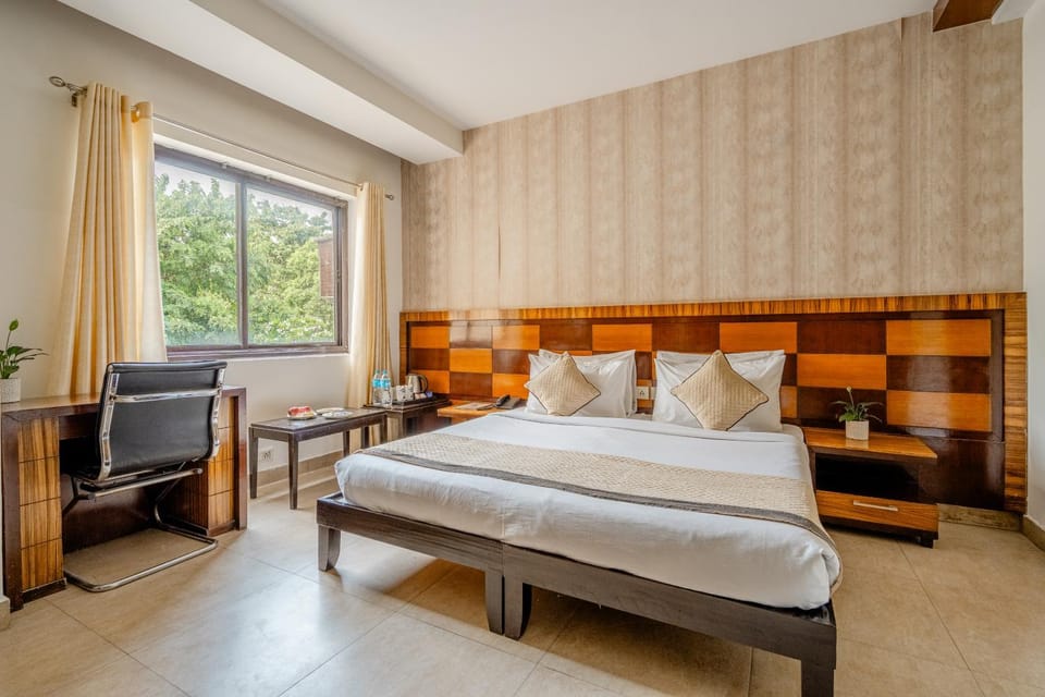 Bed, TV and multimedia, Photo of the whole room, Bedroom, Garden view