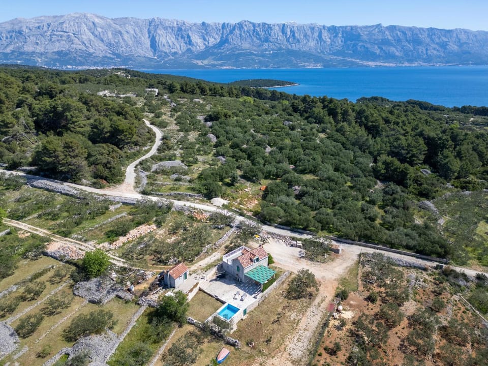 Nearby landmark, Day, Neighbourhood, Natural landscape, Bird's eye view, Mountain view, Sea view