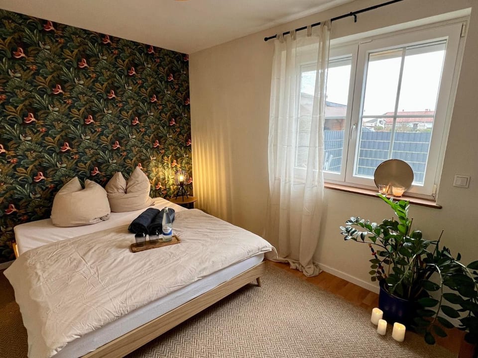 Bed, Photo of the whole room, Bedroom