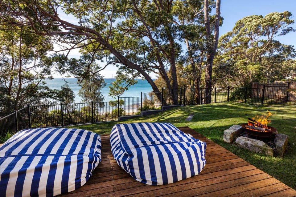 Collingwood Villa - Waterfront and Pet Friendly House in Vincentia