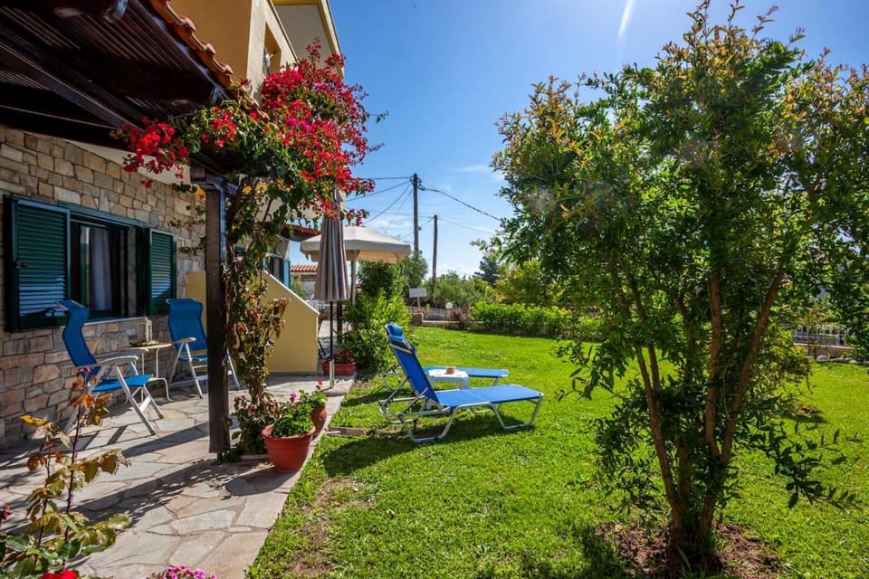 Spring, Day, Natural landscape, Garden, Garden view, sunbed