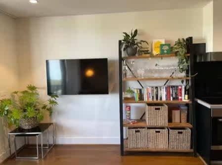 Centrally located 1-bedroom unit with balcony Apartment in Geelong
