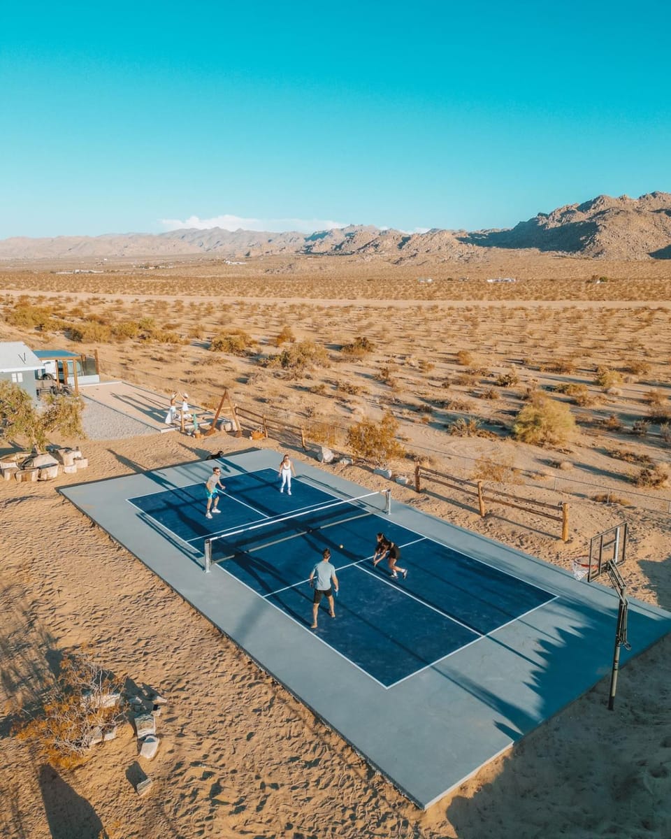 INTRVL Micro Resort - 3 Homes, Sleeps 20, Pool, Sauna & Pickleball House in Joshua Tree