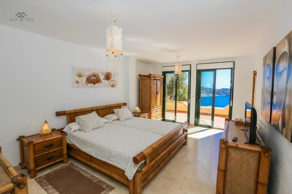 Villa Tropical Awesome Bay Sea Views & Pool Apartment in Costa Tropical