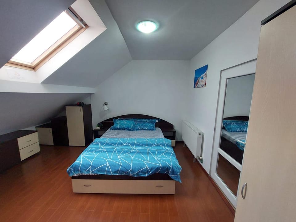 Apartament 5 camere Costinesti centru, la 5 minute de plaja Apartment in Constanța County