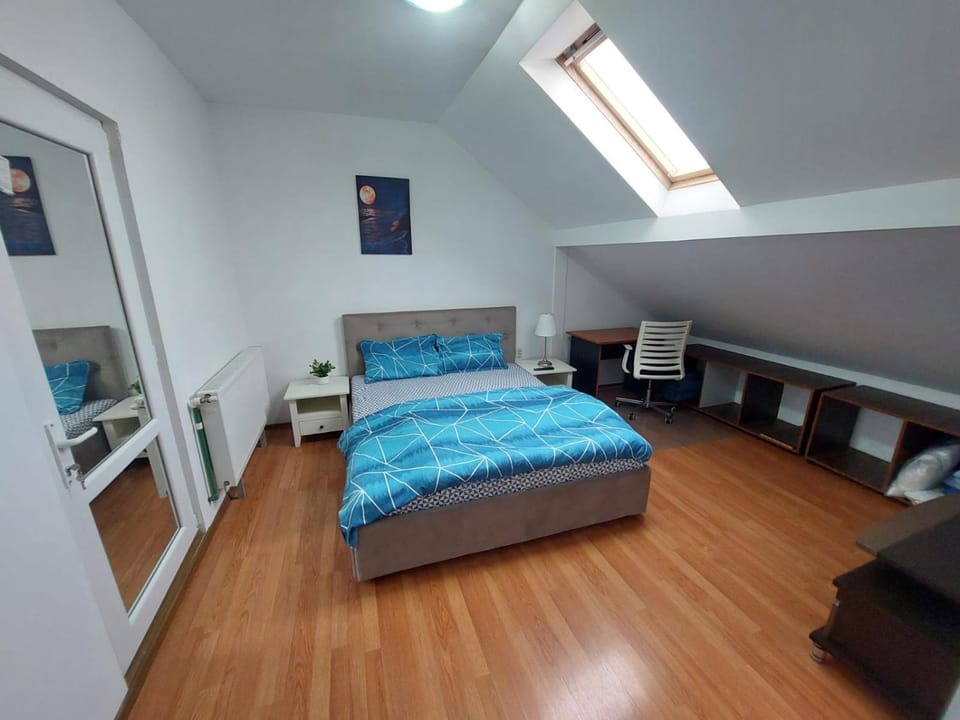 Apartament 5 camere Costinesti centru, la 5 minute de plaja Apartment in Constanța County