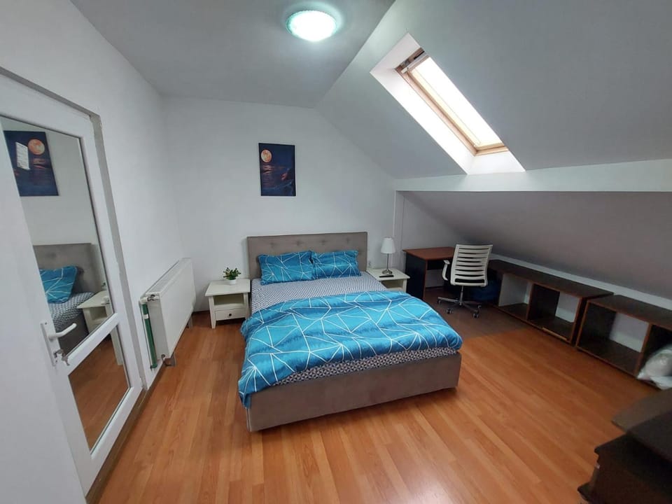 Apartament 5 camere Costinesti centru, la 5 minute de plaja Apartment in Constanța County