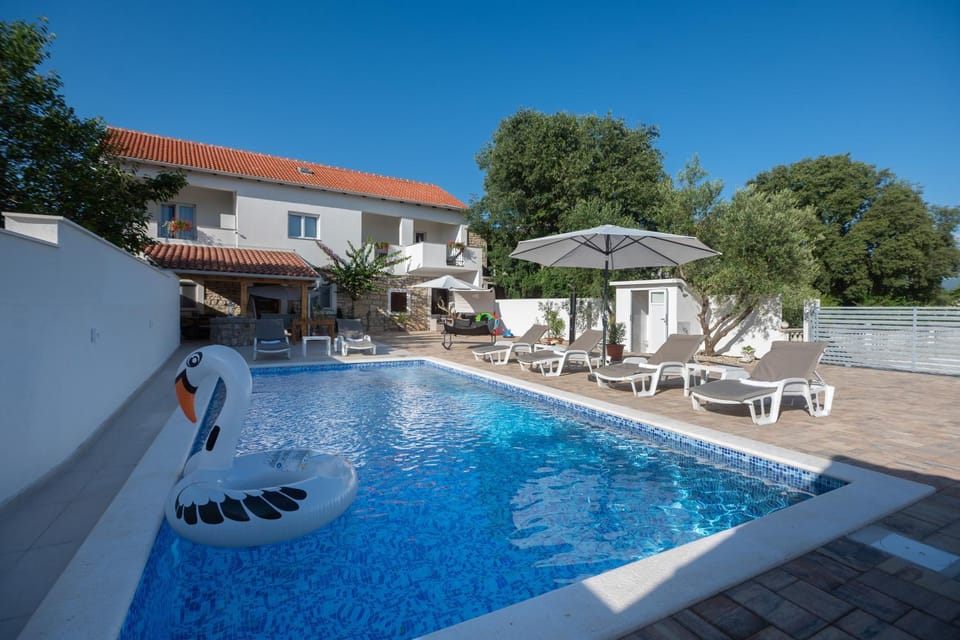 Pool view, Swimming pool