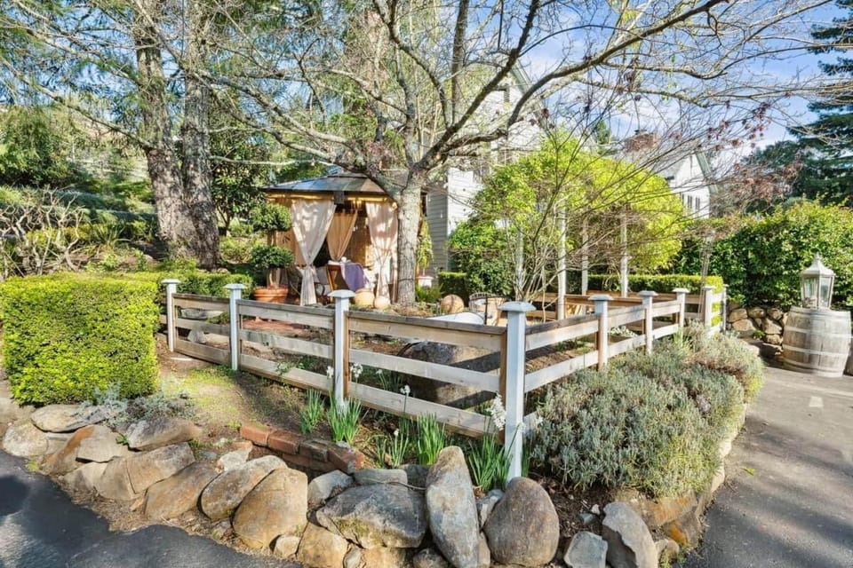 Farmhouse Suite: a wine country escape! House in Santa Rosa