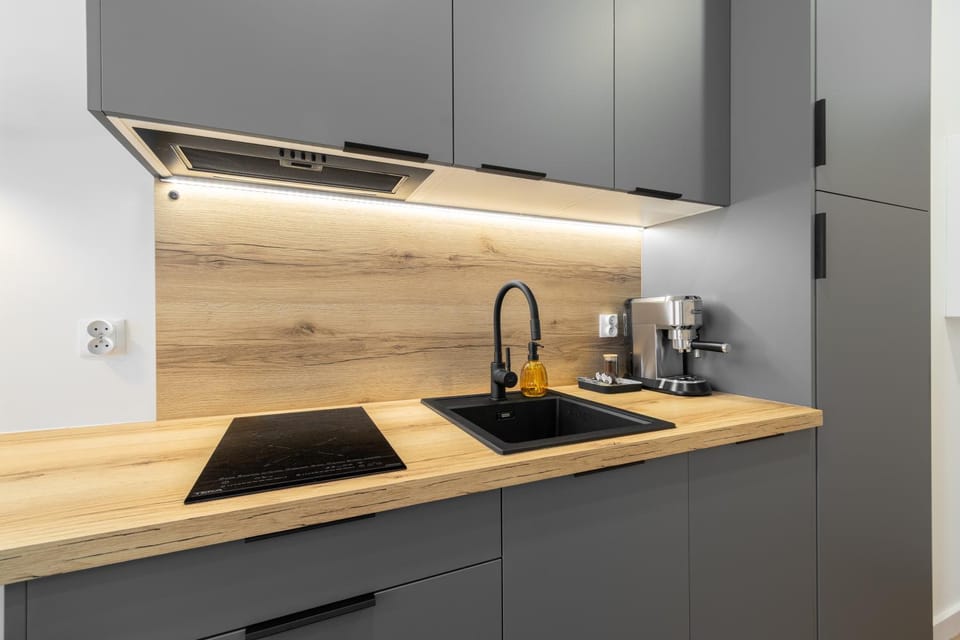 Kitchen or kitchenette, microwave, stove, stove, kitchen