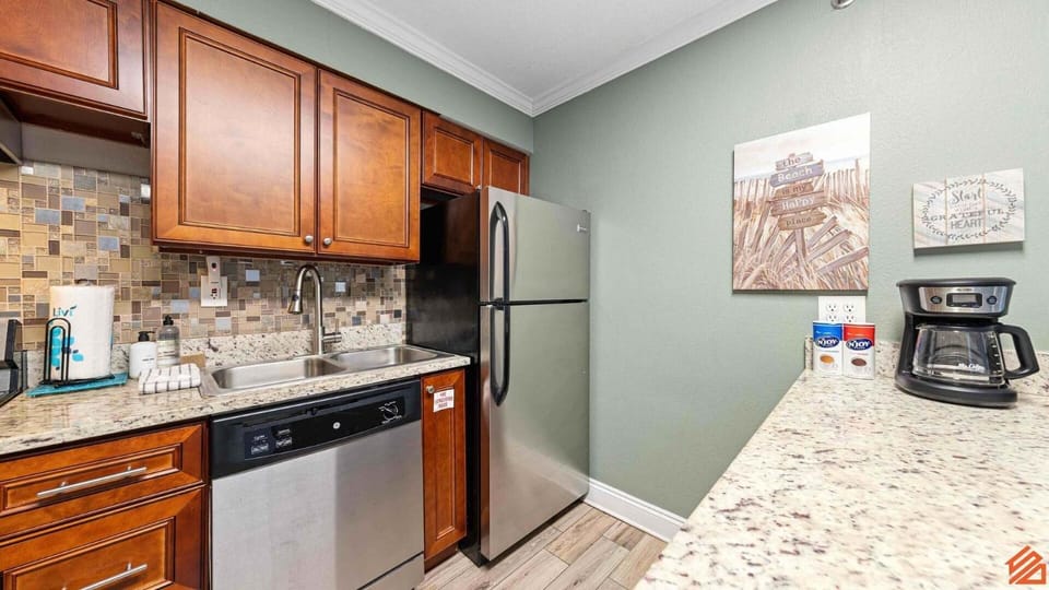 Oceanfront Oasis: Coastal Condo with Breathtaking House in Okaloosa Island