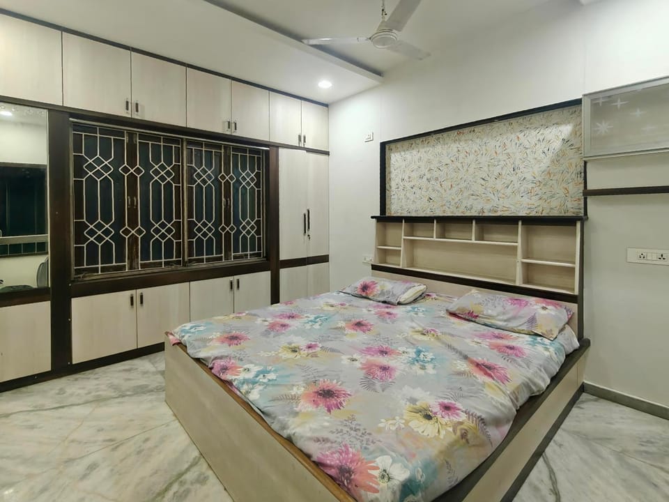 Fully Furnished 3BHK Comfortable Stay Apartment in Hyderabad
