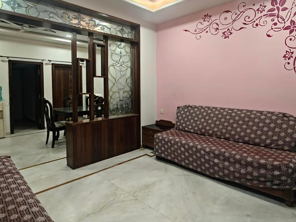 Fully Furnished 3BHK Comfortable Stay Apartment in Hyderabad