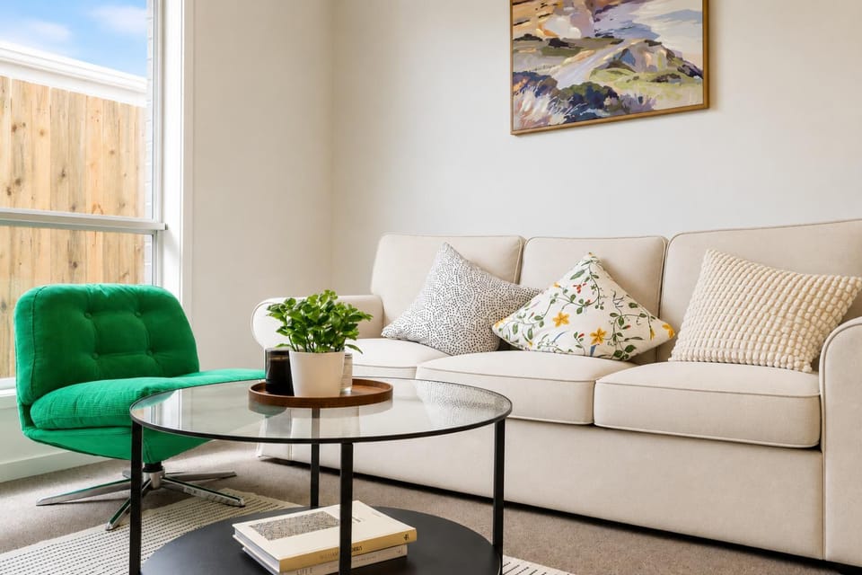 Living room, Photo of the whole room, Seating area