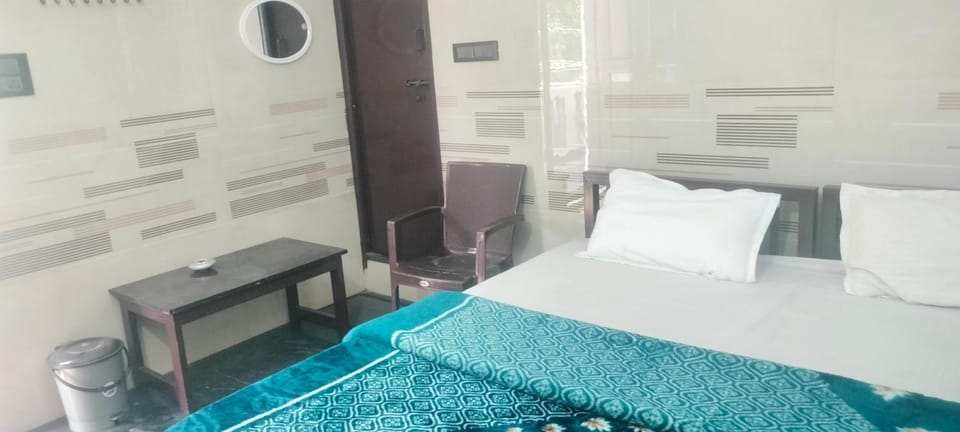 Cmt Lodge & Rooms Hotel in Mysuru