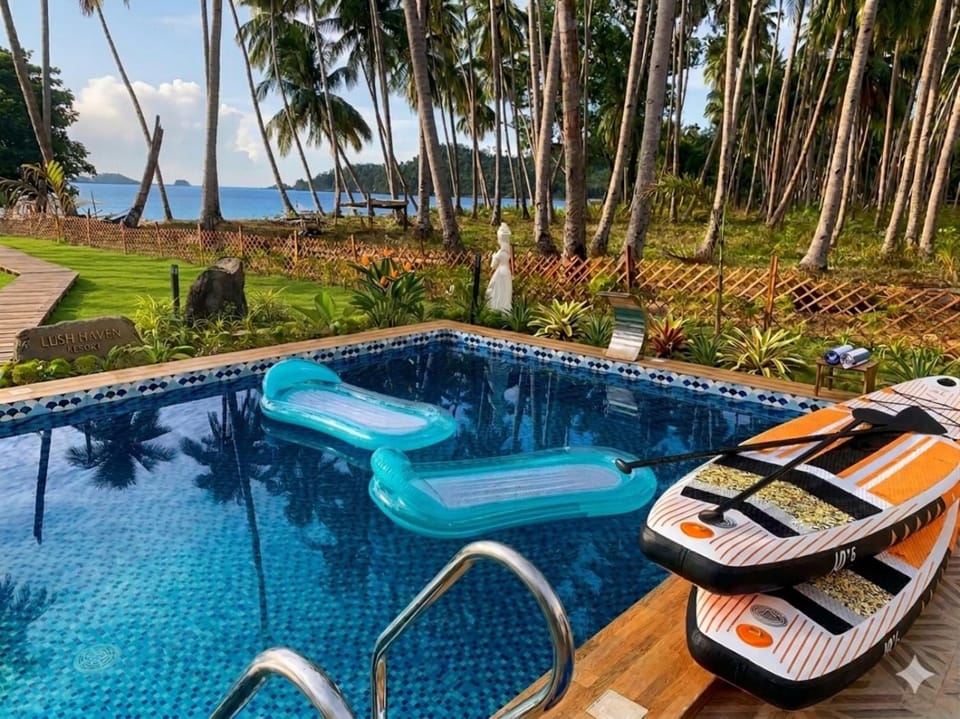 Pool view, Sea view, concierge, sunbed