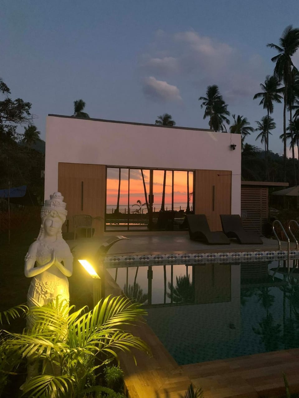 Private Front Beach Villa Infinity Pool 2 bedroom king size Villa in San Vicente